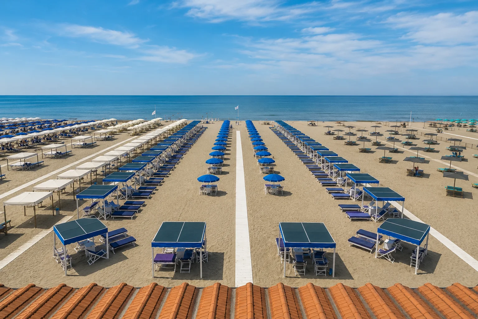 Vista panoramica della spiaggia del Bagno Carla a Forte dei Marmi